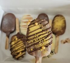 Cakesicles